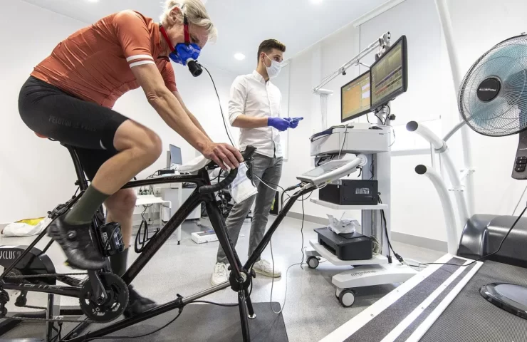 fietser tijdens een sport medische keuring